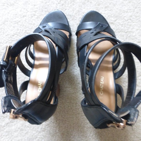 LE CHATEAU black and brown strappy chunky heel sandals with buckle closure - Picture 2 of 11